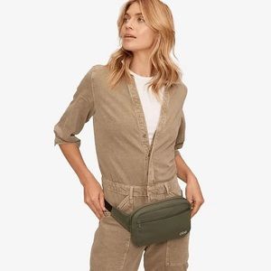 NWT hunter green obe waist pack